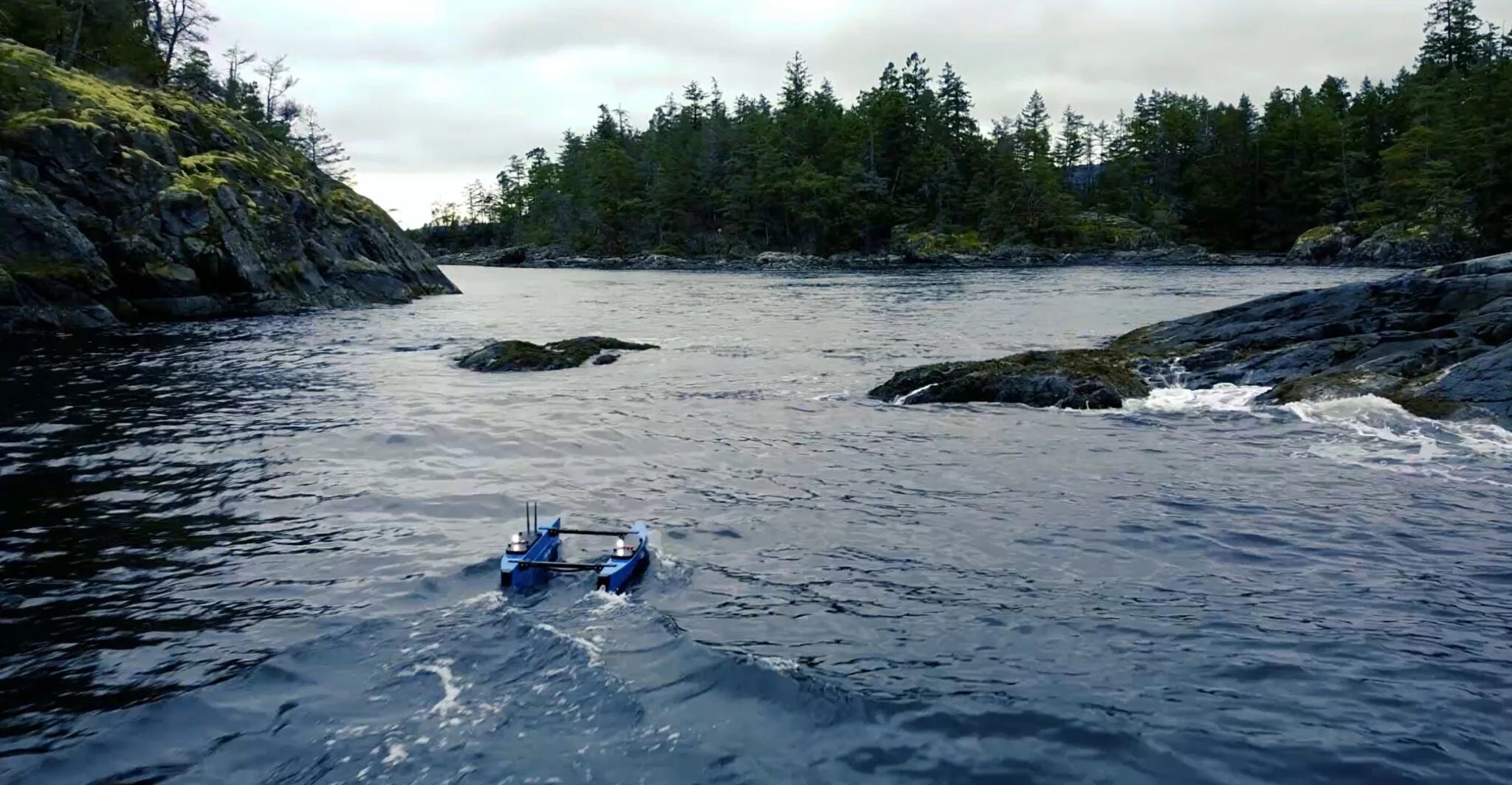 BlueBoat Uncrewed Surface Vessel - Description Image